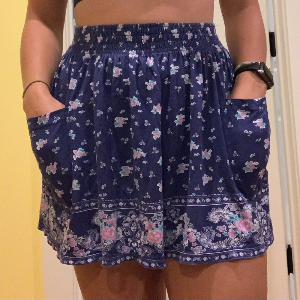 Periwinkle Skirt - Picture 3 of 4